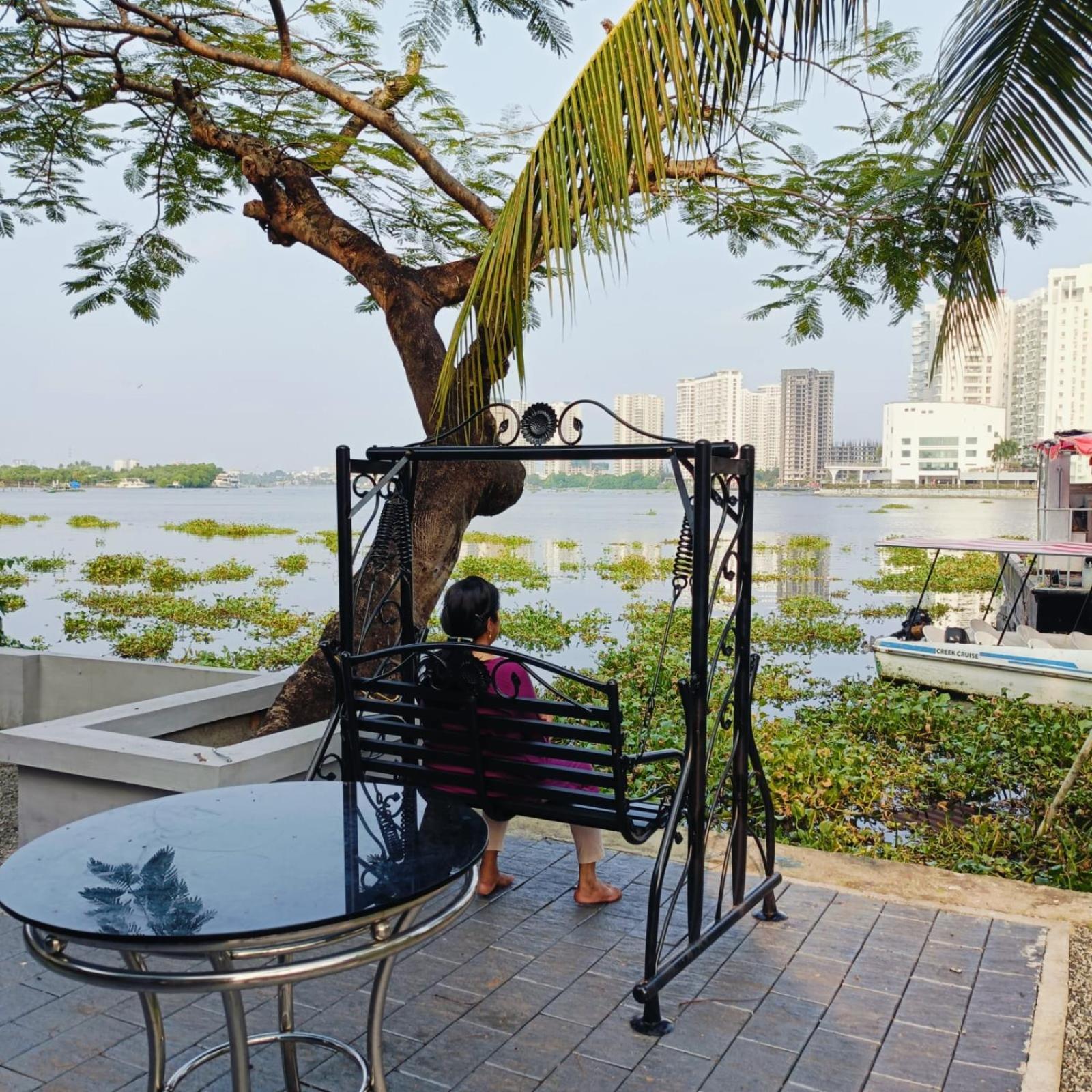 מלון Kochi Marina Lounge מראה חיצוני תמונה